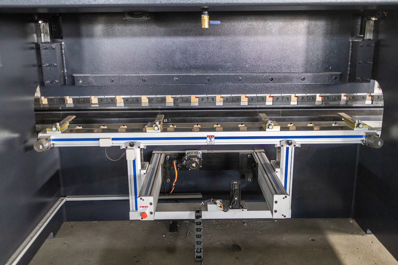 100t Hydraulic Cnc Brake Press Crowning Cnc Press Brake Delem Pressa Freno Idraulica Cnc 100t Bombatura Pressa Freno Cnc Delem