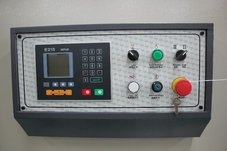 12mm 3200mm Hydraulic Guillotine Shearing Machine Cnc Steel Sheet Cutting Machine Cesoia a ghigliottina idraulica da 12 mm 3200 mm Macchina da taglio per lamiera di acciaio CNC