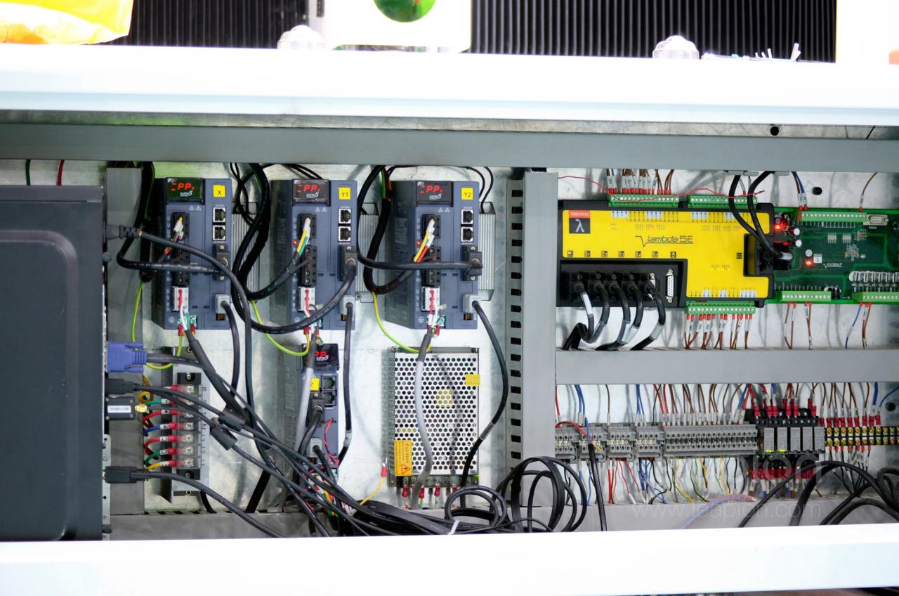 1500*3000mm 500w Racuys Or Ipg Fiber Laser Cutting Machine 1500*3000mm 500w Racuys o tagliatrice laser a fibra Ipg