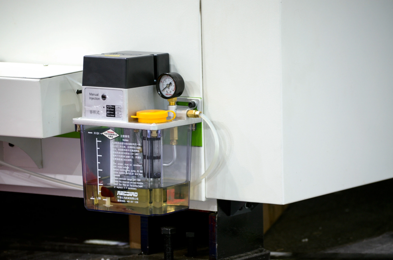 1500*3000mm 500w Racuys Or Ipg Fiber Laser Cutting Machine 1500*3000mm 500w Racuys o tagliatrice laser a fibra Ipg