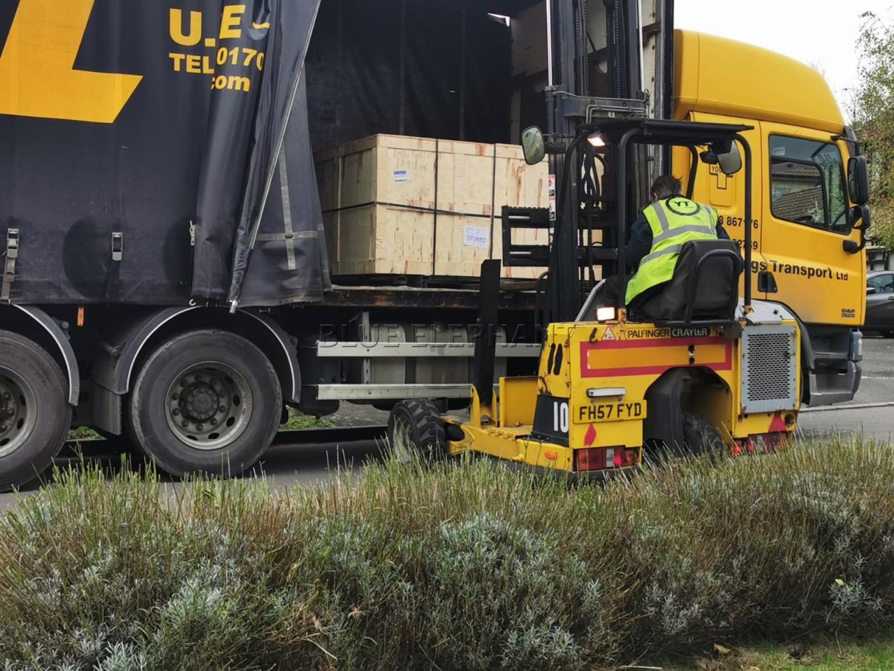 1530 Fiber Laser Cutting Machine For Stainless Steel Carbon Steel Metal Sheet Macchina da taglio laser a fibra 1530 per lamiera di acciaio al carbonio in acciaio inossidabile