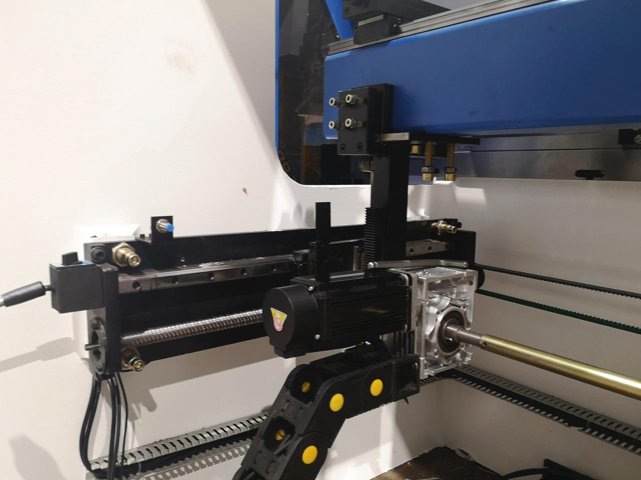 160t-4000 4-axis Cnc Hydraulic Bending Machine Press Brake Pressa piegatrice idraulica CNC a 4 assi 160t-4000