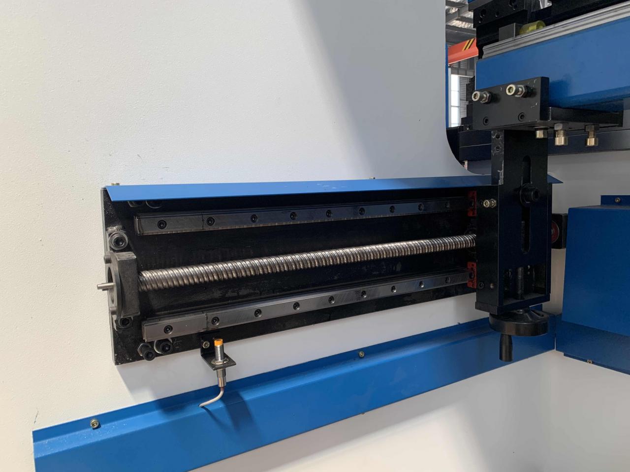 160t-4000 4-axis Cnc Hydraulic Bending Machine Press Brake Pressa piegatrice idraulica CNC a 4 assi 160t-4000