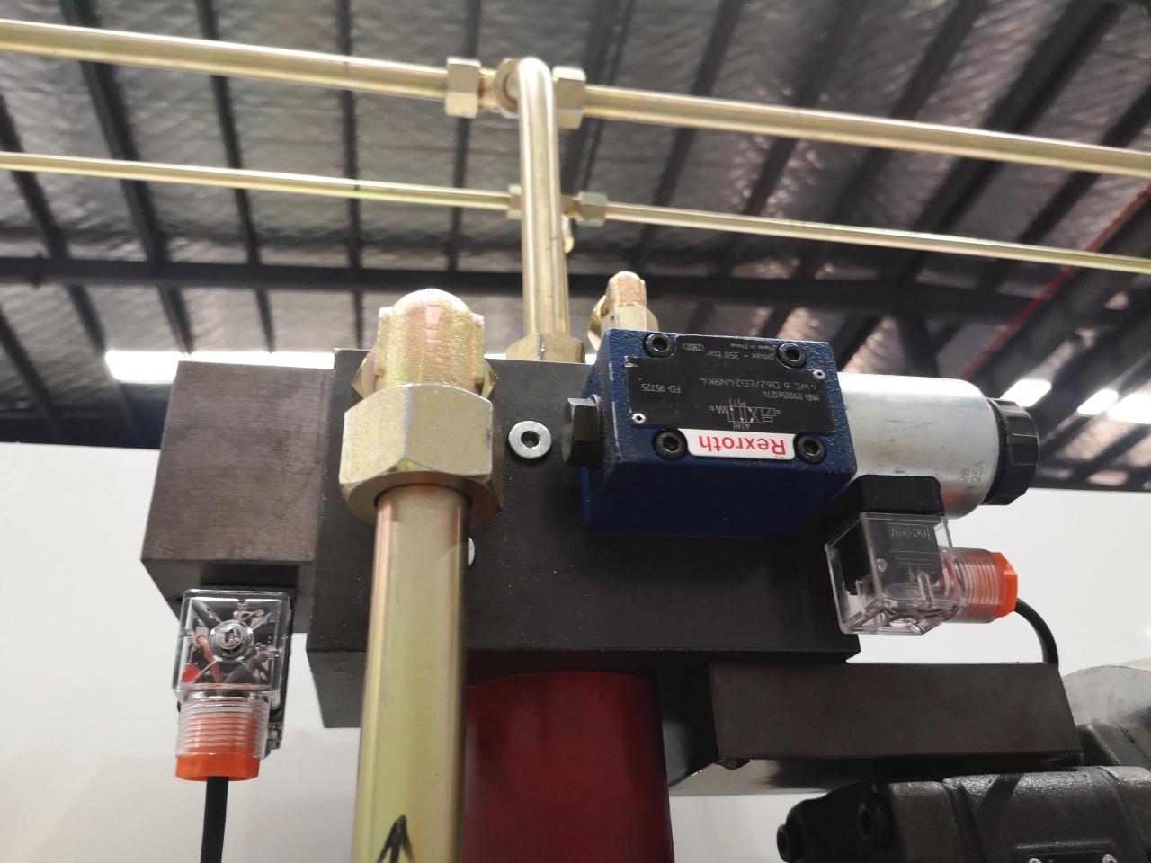 160t-4000 4-axis Cnc Hydraulic Bending Machine Press Brake Pressa piegatrice idraulica CNC a 4 assi 160t-4000