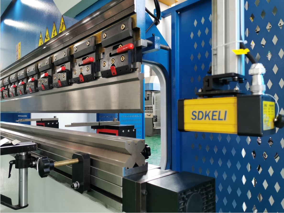 160t-4000 4-axis Cnc Hydraulic Bending Machine Press Brake Pressa piegatrice idraulica CNC a 4 assi 160t-4000