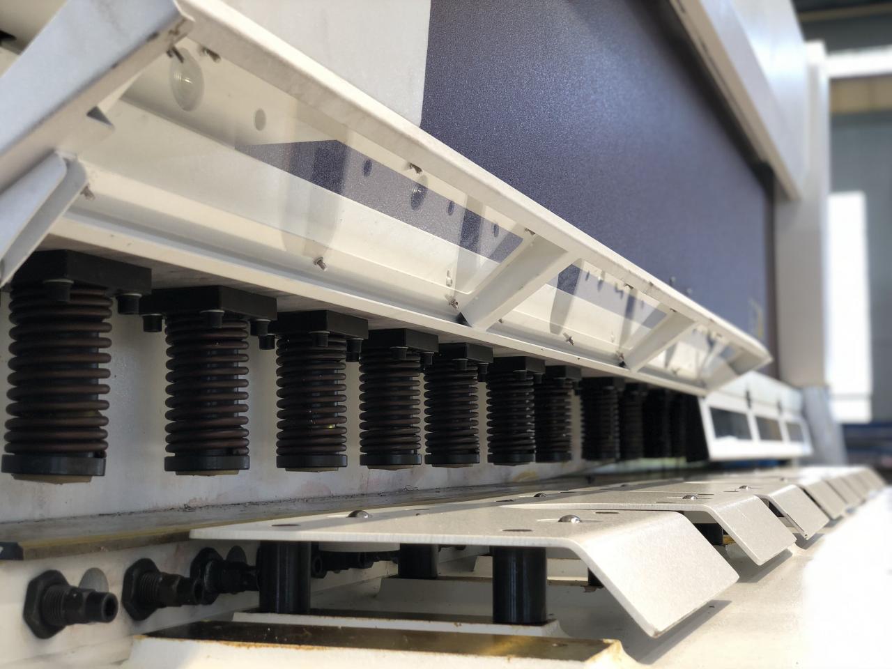 16mm Hydraulic Guillotine Shearing Machine For Sheet Metal Cutting 6 Meters Cesoia a ghigliottina idraulica da 16 mm per taglio lamiera 6 metri