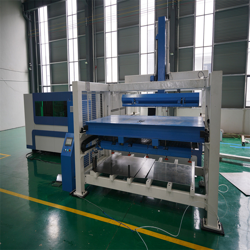 tagliatrice del laser della fibra di 1kw 1.5kw 2kw per il taglio della lamiera sottile 3000x1500mm