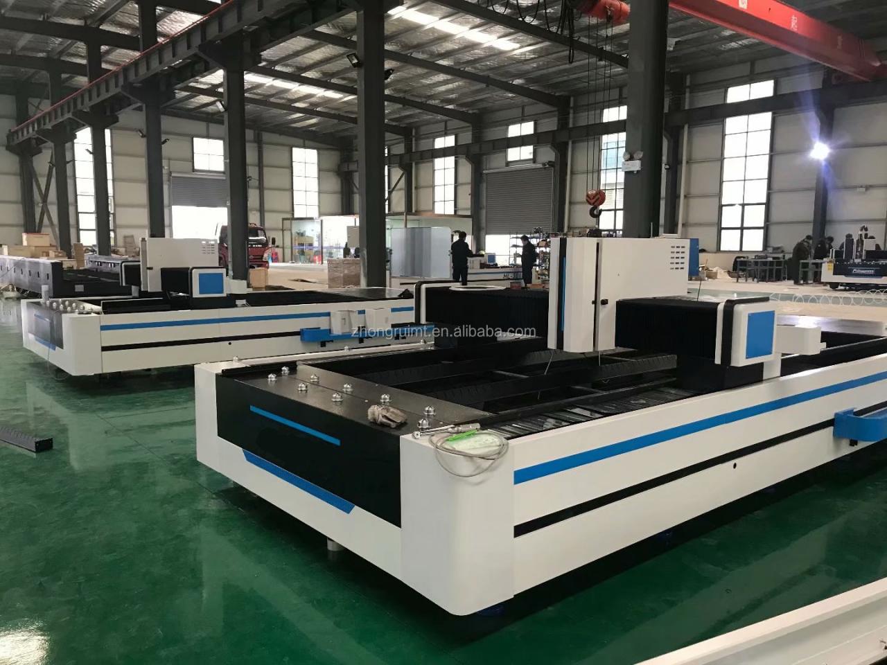 200t 300t Standard Industrial Press Brake Cnc Hydraulic Press Brake Machine 200t 300t Pressa piegatrice industriale standard CNC Pressa piegatrice idraulica