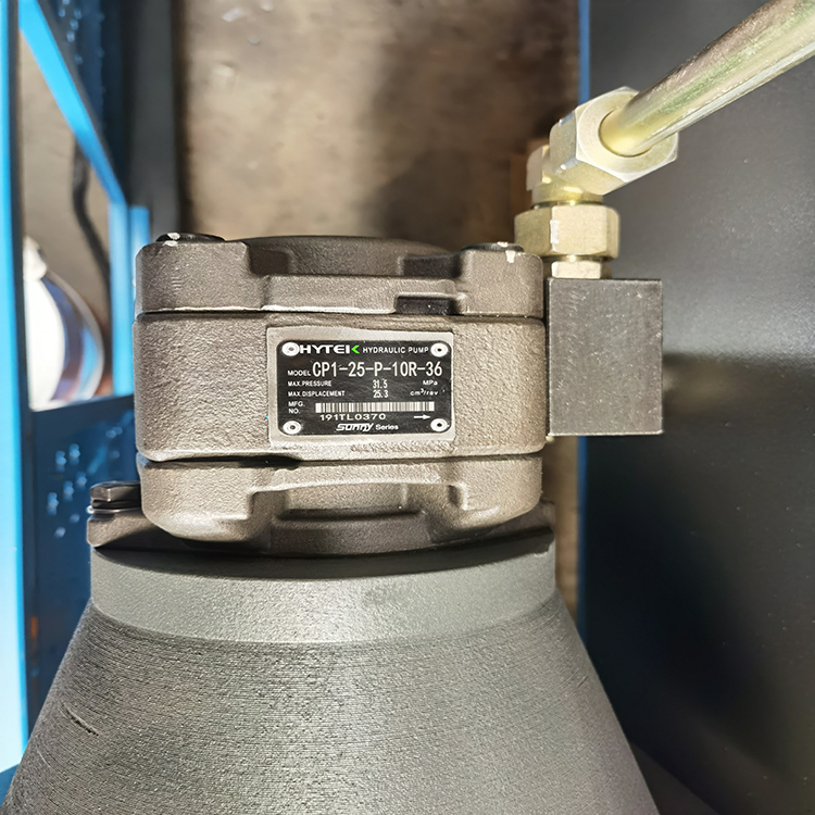 300t/4000 Hydraulic Press Brake Machine Pressa idraulica da 300 t/4000