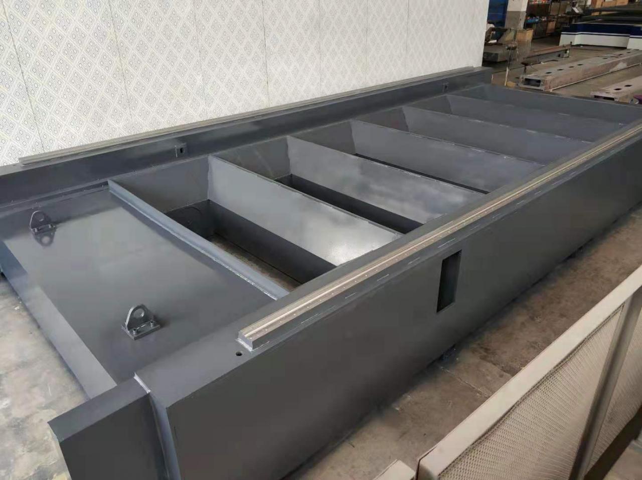 3015 4015 1kw To 6kw Cnc Fiber Laser Cutting Machine Raycus Laser Power Potenza del laser di Raycus della tagliatrice del laser della fibra di CNC di 3015 4015 1kw a 6kw