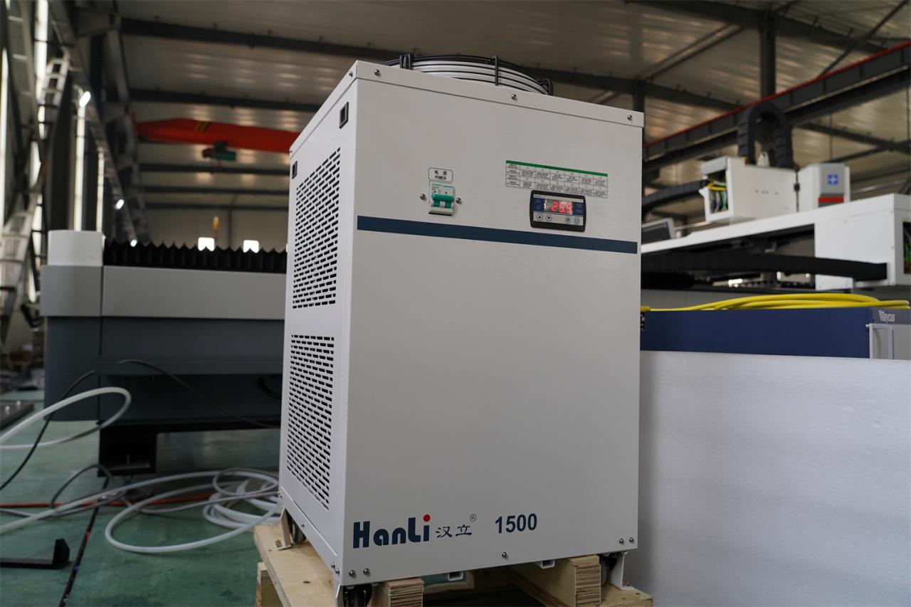 3015 4kw 1kw 2kw 3kw Stainless Steel Cnc Fiber Laser Cutting Machine Tagliatrice del laser della fibra di CNC dell'acciaio inossidabile 3015 4kw 1kw 2kw 3kw