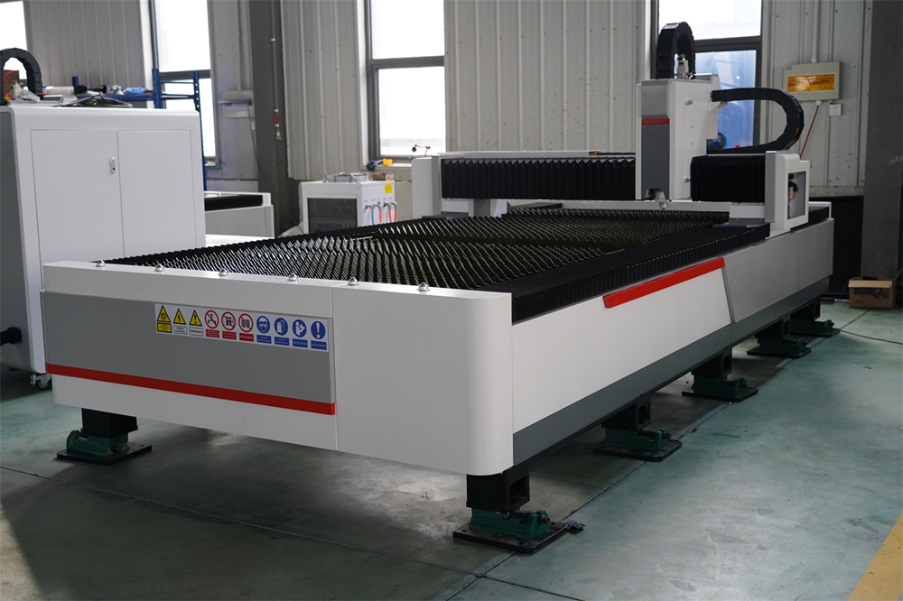 3015 4kw 1kw 2kw 3kw Stainless Steel Cnc Fiber Laser Cutting Machine Tagliatrice del laser della fibra di CNC dell'acciaio inossidabile 3015 4kw 1kw 2kw 3kw