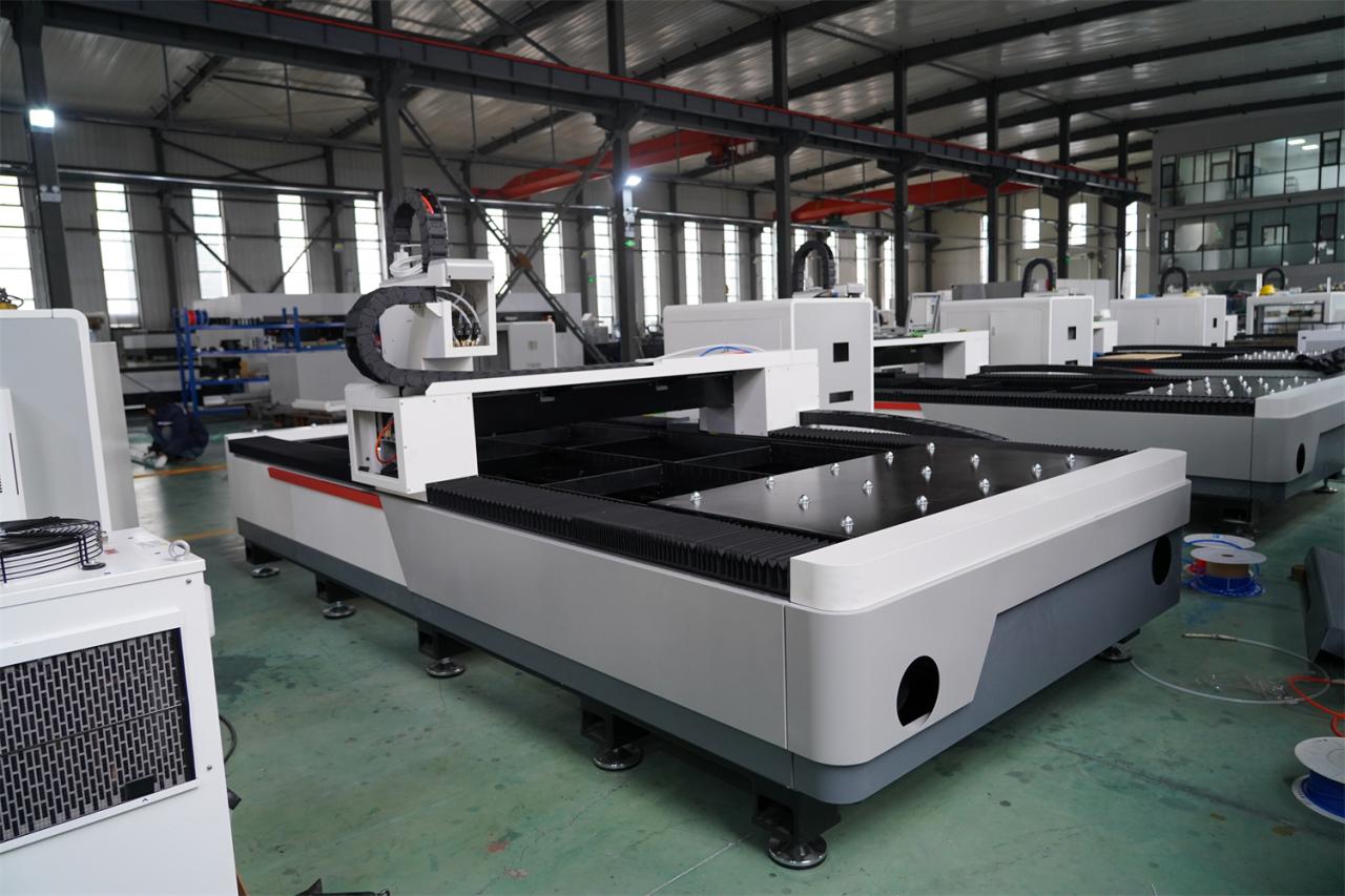3015 4kw 1kw 2kw 3kw Stainless Steel Cnc Fiber Laser Cutting Machine Tagliatrice del laser della fibra di CNC dell'acciaio inossidabile 3015 4kw 1kw 2kw 3kw