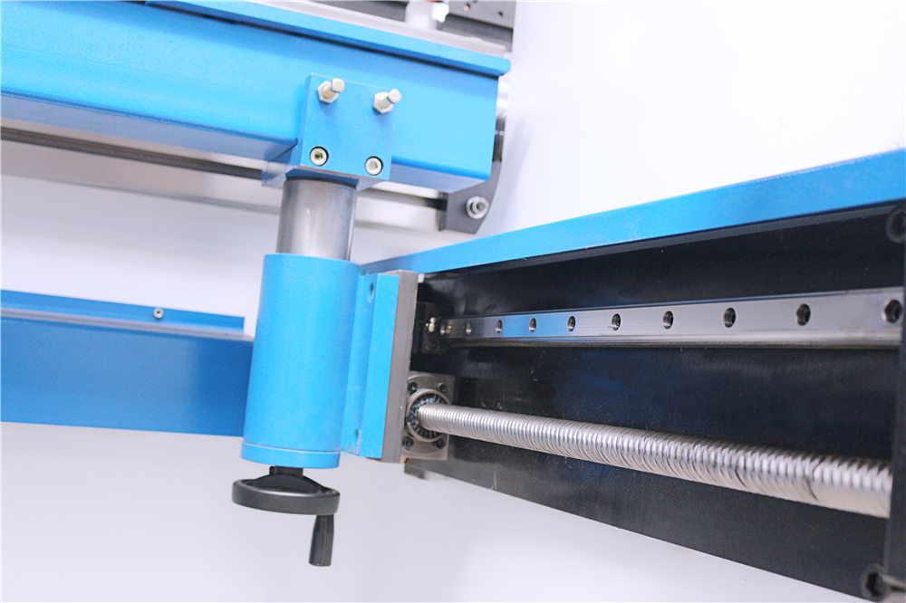 3+1 Axis Cnc Hydraulic Press Brake With Esa System Pressa Idraulica Cnc 3+1 Assi Con Sistema Esa