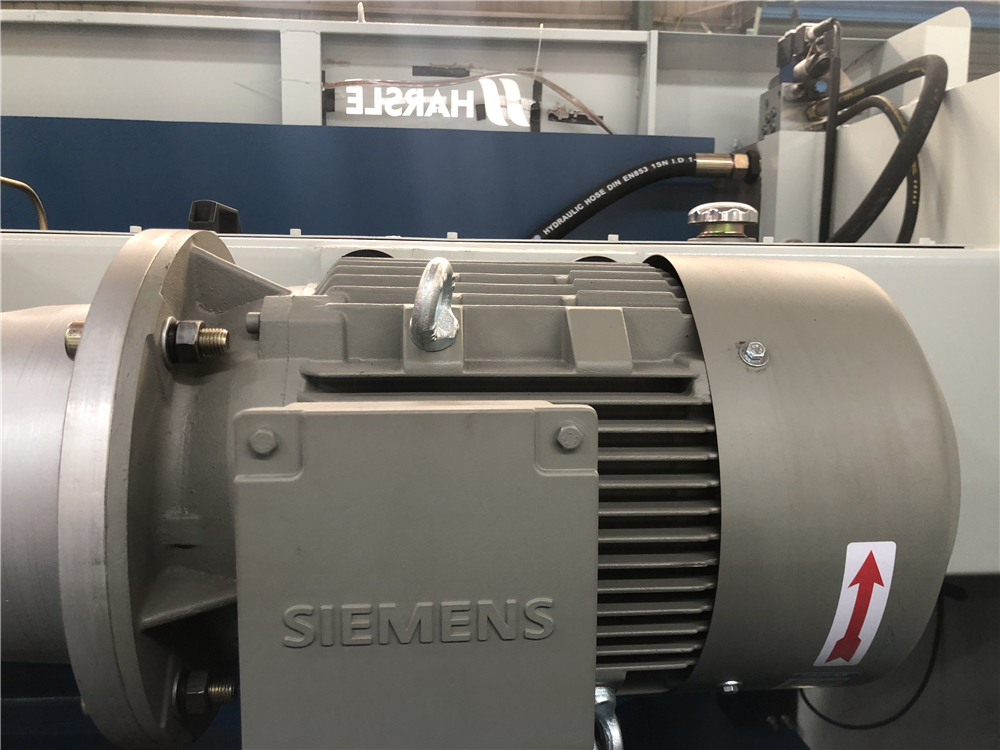 3+1 Axis Cnc Hydraulic Press Brake With Esa System Pressa Idraulica Cnc 3+1 Assi Con Sistema Esa