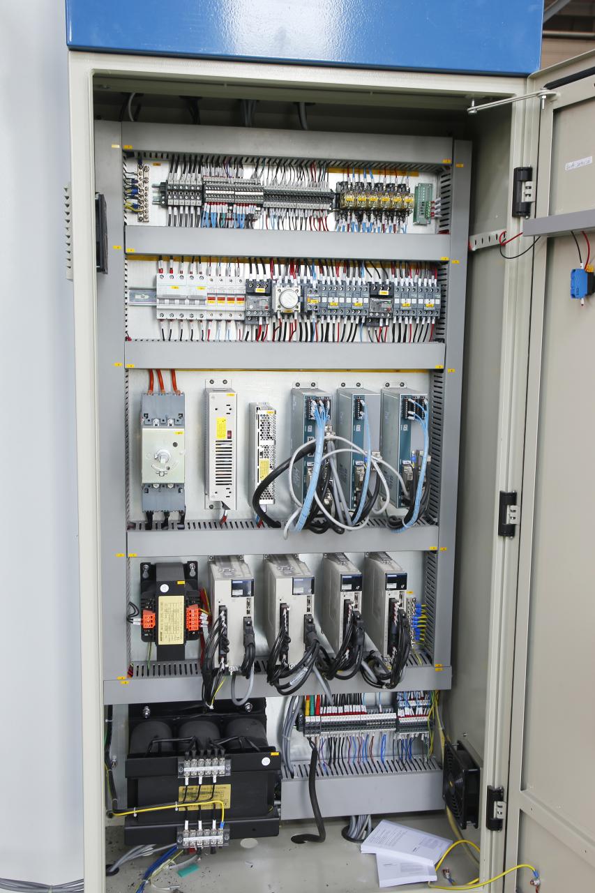 4 Axis Cnc Tandem Press Brake With Delem Da58t 2d Graphical Controller Pressa piegatrice tandem CNC a 4 assi con controller grafico 2D Delem Da58t