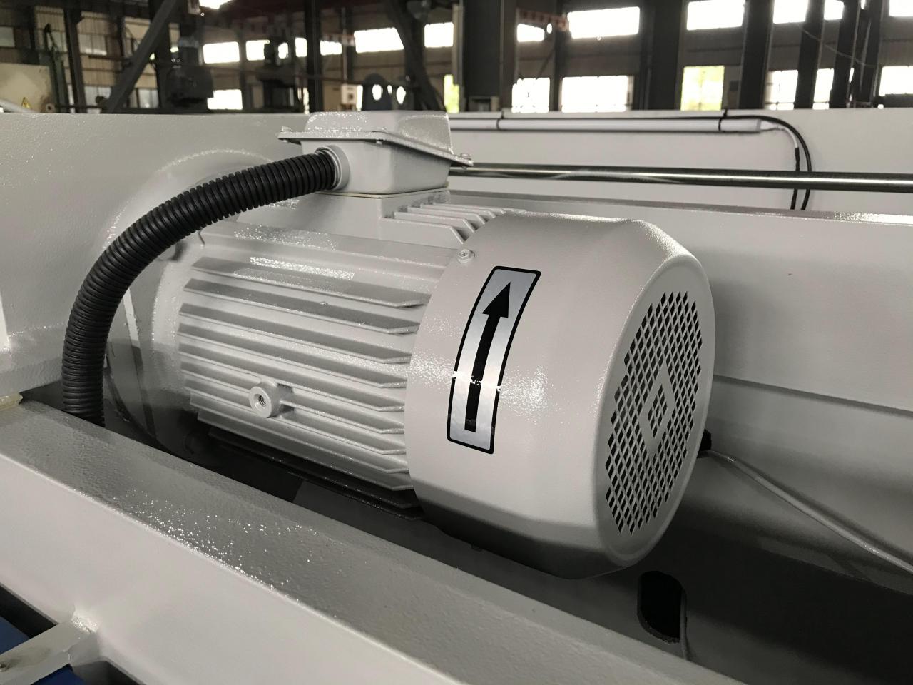 4mm Oem Qc11y-8x3200 Nc Hydraulic Guillotine Guillotine Shearing Machine cesoia a ghigliottina idraulica a ghigliottina da 4 mm OEM Qc11y-8x3200 NC