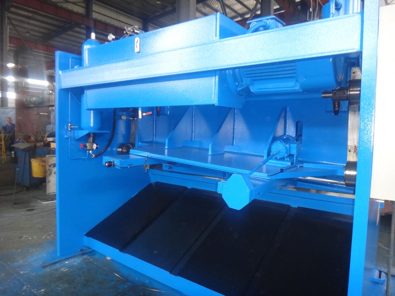 4mm Oem Qc11y-8x3200 Nc Hydraulic Guillotine Guillotine Shearing Machine cesoia a ghigliottina idraulica a ghigliottina da 4 mm OEM Qc11y-8x3200 NC