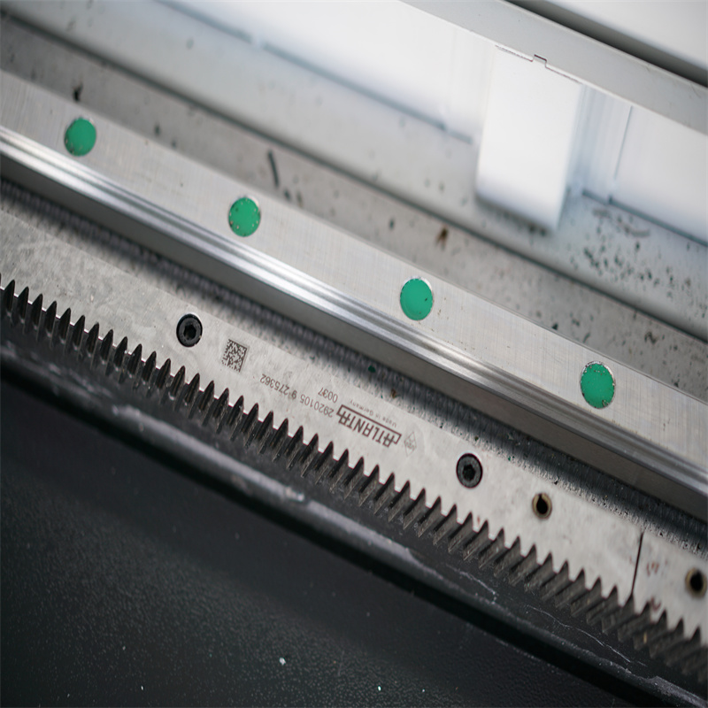 taglierina laser della lamiera sottile della tagliatrice del laser della fibra di 500W 1500W 4Kw 2000Watt 3kw