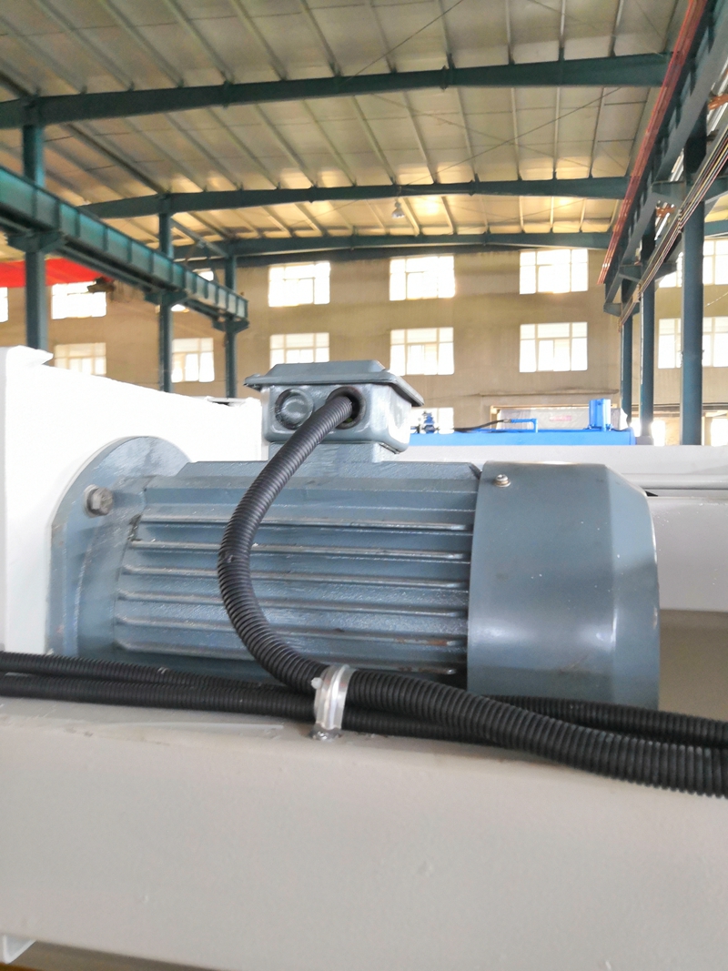 6mm Q11 Electric Sheet Plate Shearing Machine 8 Feet Sheet Metal Shearing Machine Cesoia per lamiera elettrica Q11 da 6 mm Cesoia per lamiera da 8 piedi