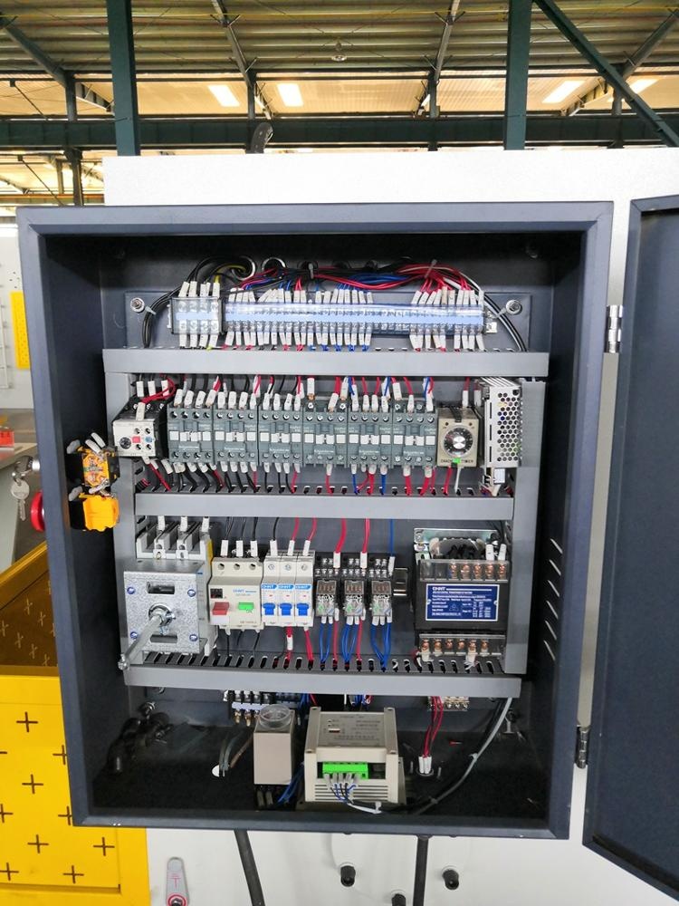 6mm Q11 Electric Sheet Plate Shearing Machine 8 Feet Sheet Metal Shearing Machine Cesoia per lamiera elettrica Q11 da 6 mm Cesoia per lamiera da 8 piedi