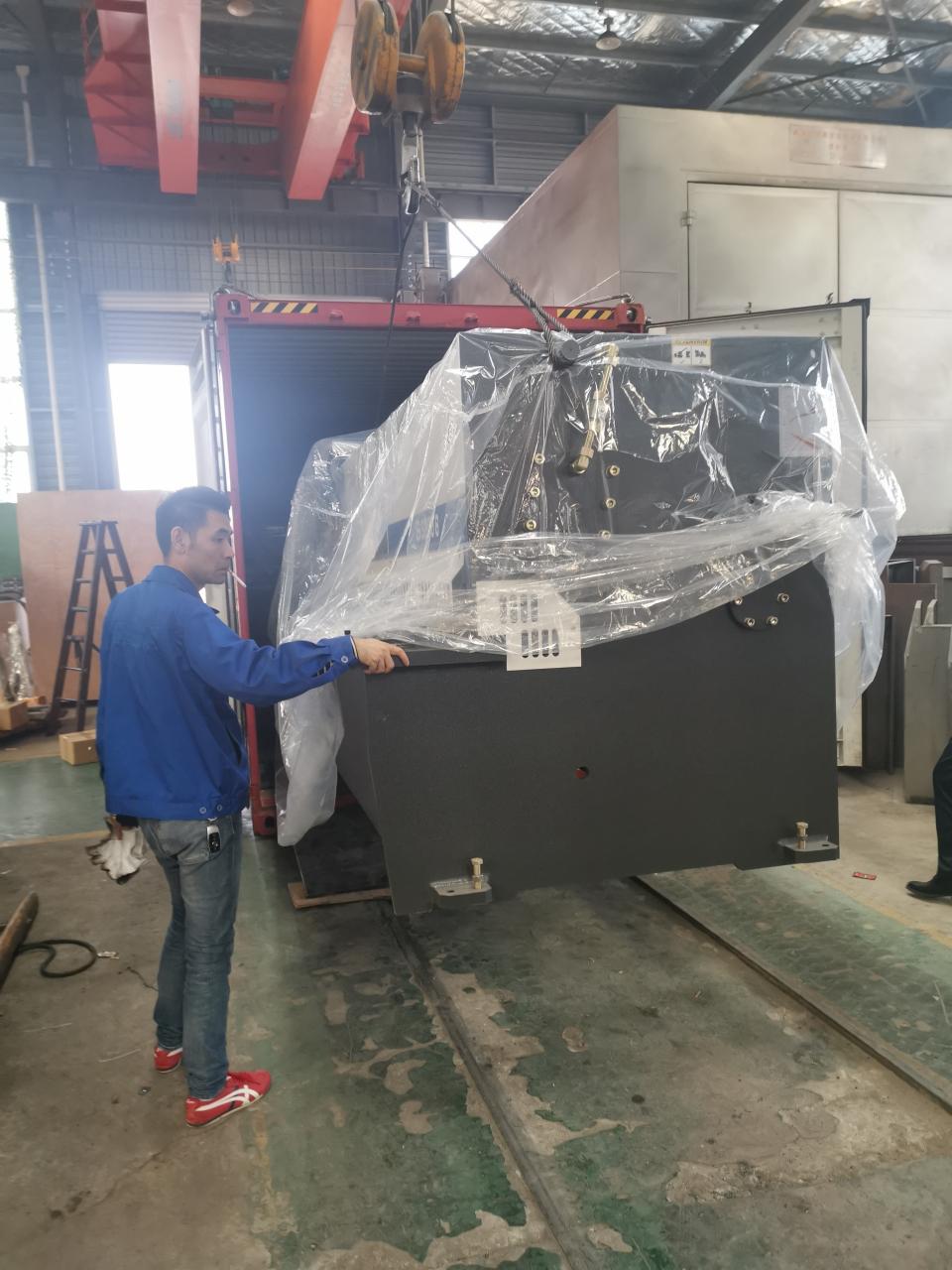 6mm*3200 Hydraulic Steel Plate Cutting Machinery Steel Plate Shearing Machine 6 mm * 3200 macchine per il taglio di lastre d'acciaio idrauliche cesoia per lastre d'acciaio