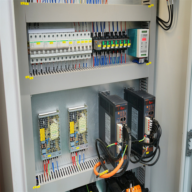 Piegatrice idraulica CNC di alta qualità