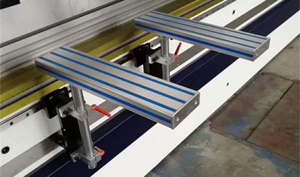 Ce Certificate New Cnc Hydraulic Bending Machine Press Brake Machine Price With Delem Da41 Da52s Da58t Da66t Prezzo della macchina del freno della pressa idraulica della macchina piegatubi di CNC del nuovo certificato del Ce con Delem Da41 Da52s Da58t Da66t