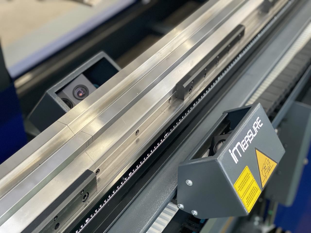 China 220t Cnc Bending Machine 6+1 Axis Hydraulic Press Brake Price Prezzo del freno della pressa idraulica della macchina piegatubi di CNC 220t della Cina 6+1 asse