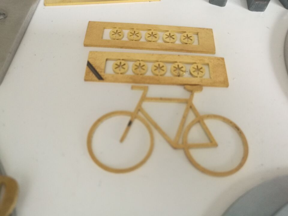 Cnc Fiber Laser Metal Cutting Machine 2000w Fiber Laser Cutting Machine Macchina per il taglio dei metalli con laser in fibra CNC Macchina per il taglio del laser in fibra 2000w