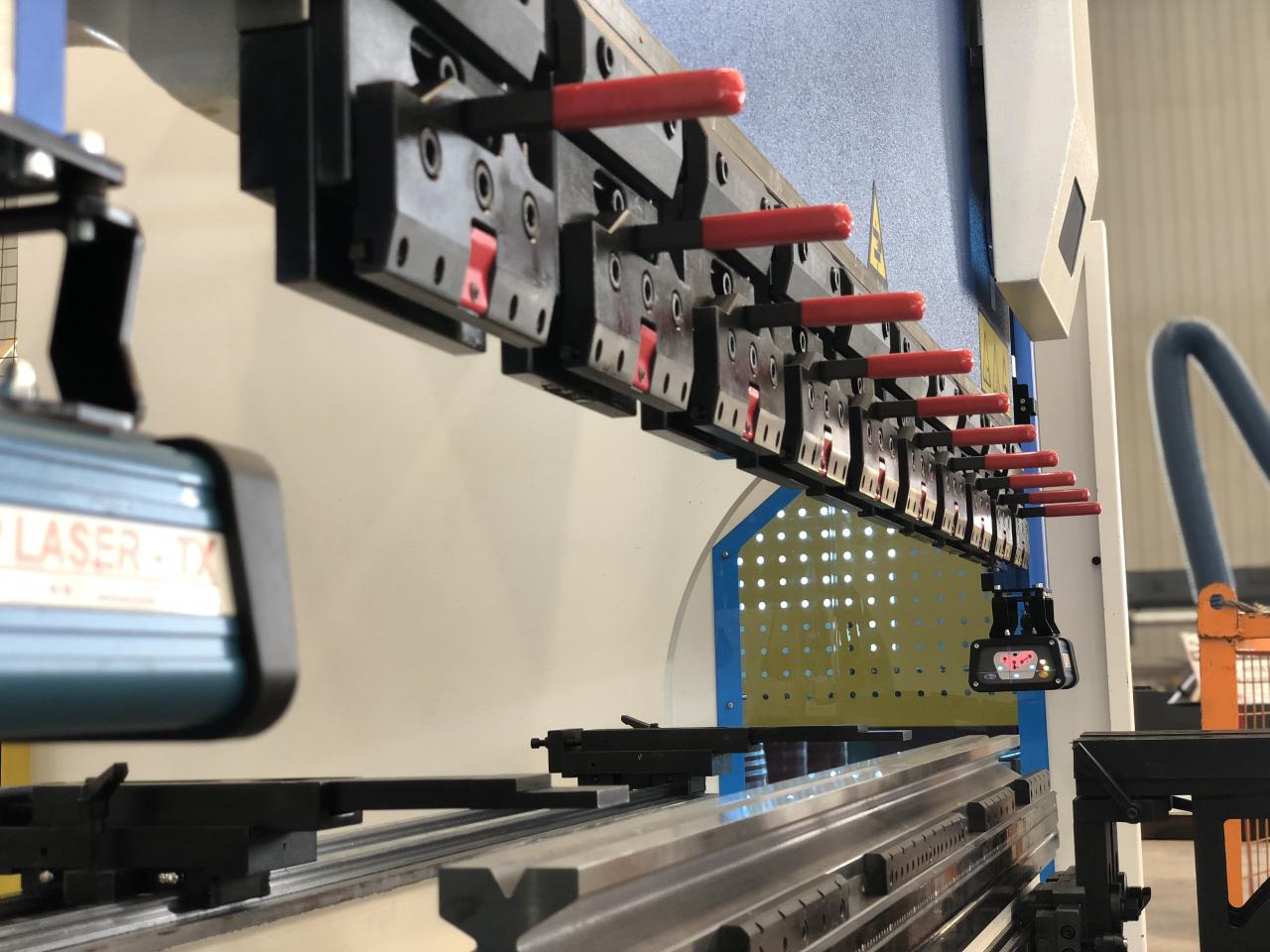 Cnc Hydraulic Bending Machine 160x3200 Press Brake Price Piegatrice idraulica CNC 160x3200 Pressa piegatrice Prezzo