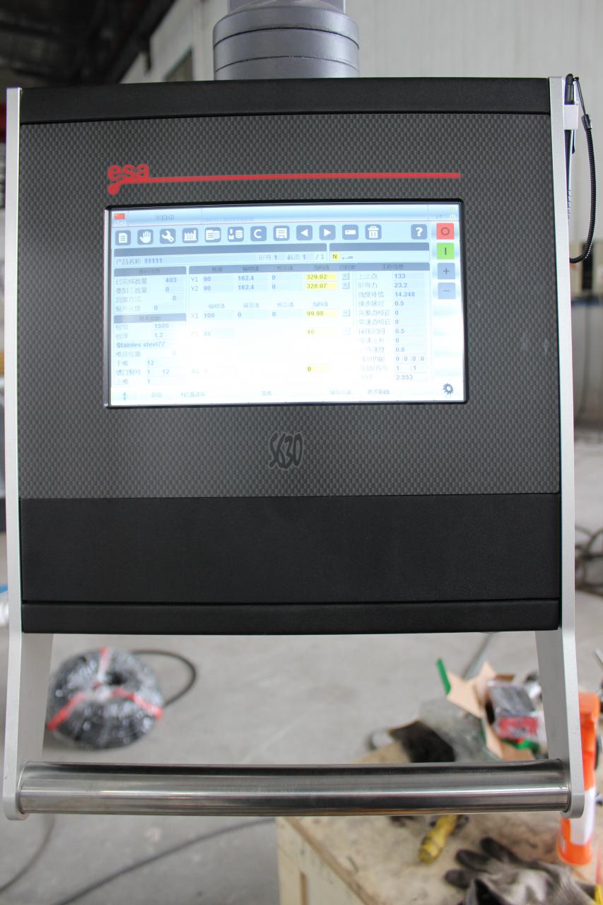 Pressa piegatrice in metallo cnc