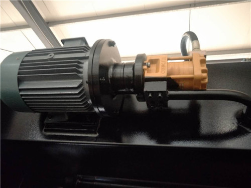 Da53t Cnc System Controller 125t4000 3+1 Axis Cnc Hydraulic Press Brake With Good Quality Da53t Cnc System Controller 125t4000 3 + 1 assi Cnc pressa piegatrice idraulica con buona qualità