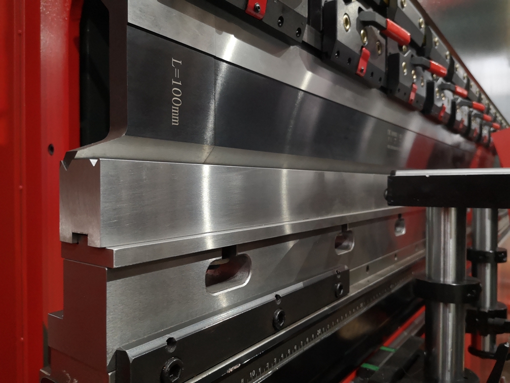 Delem Da66t 125 3+1 4+1 6+1 8+1 Cnc Hydraulic Press Brake For Metal Plate Bending Delem Da66t 125 3+1 4+1 6+1 8+1 Cnc pressa piegatrice idraulica per piegatura lamiera