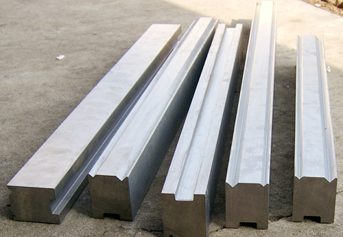 Piegatrice per lamiera completamente automatica ad alta potenza e pressa piegatrice CNC