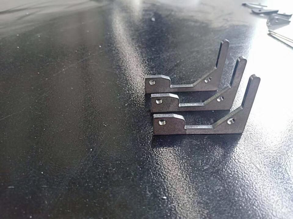 High Power 3015 2000W Metal Sheet Cnc Fiber Laser Cutting Machine Macchina da taglio laser in fibra CNC per lamiera 3015 2000W ad alta potenza