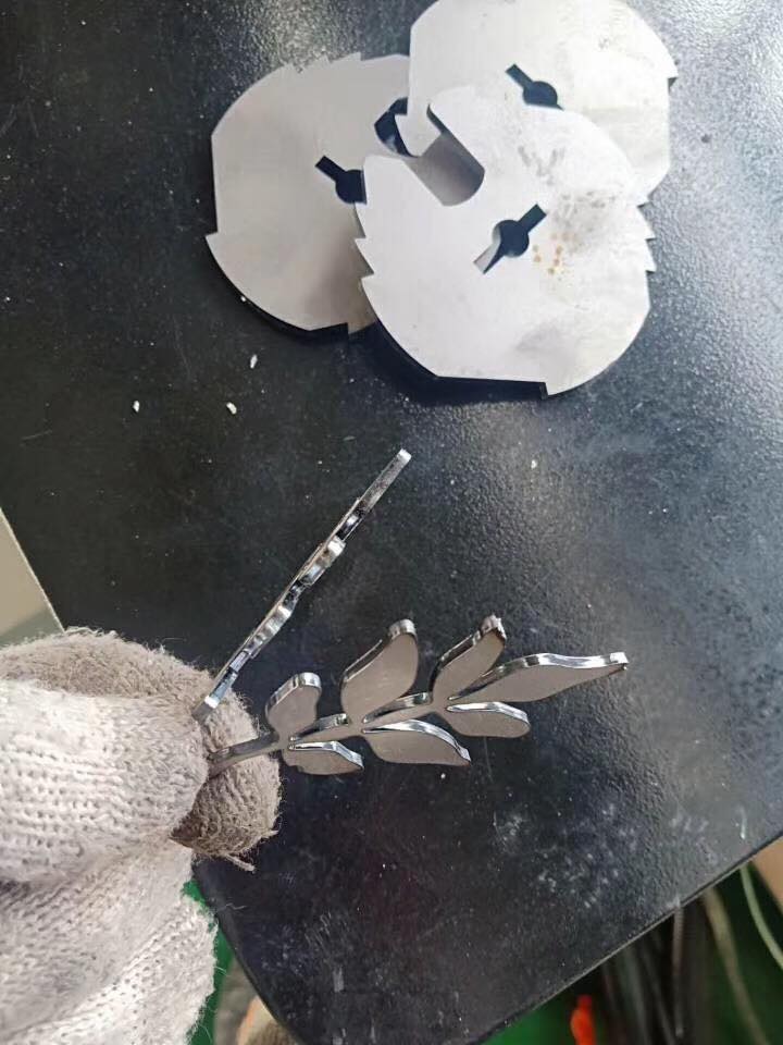 Macchina da taglio laser in fibra CNC per lamiera 3015 2000W ad alta potenza