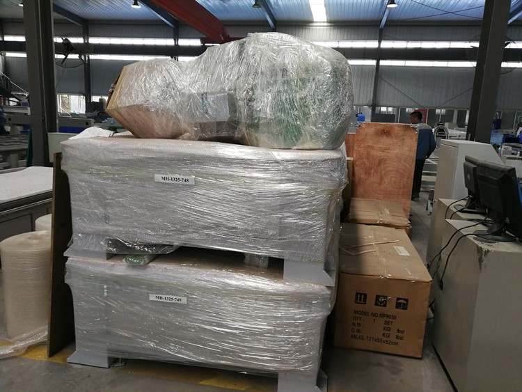 High Quality 1530 Fiber Laser Cutting Machine For Metal 500w 750w 1000w 1500w Tagliatrice del laser della fibra di alta qualità 1530 per il metallo 500w 750w 1000w 1500w