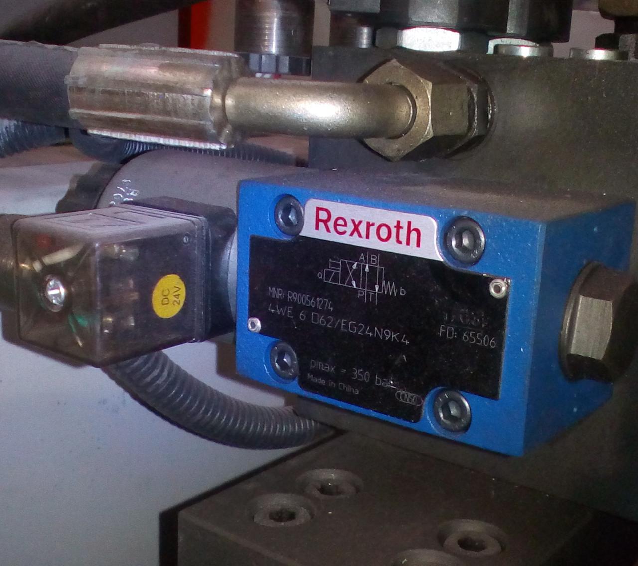 High Quality 3m Press Brake Machine Hydraulic 100 Ton For Sheet Metal Bending Macchina idraulica della pressa piegatrice di alta qualità 3m 100 tonnellate per la piegatura della lamiera sottile