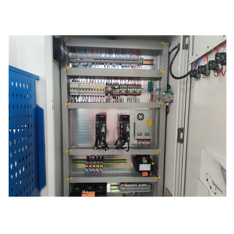 Hydraulic Press Brake Of 130t/3200mm 4+1 Axis Delem Da53t Cnc Press Brake Pressa piegatrice idraulica di 130t/3200mm 4+1 assi Delem Da53t Pressa piegatrice CNC