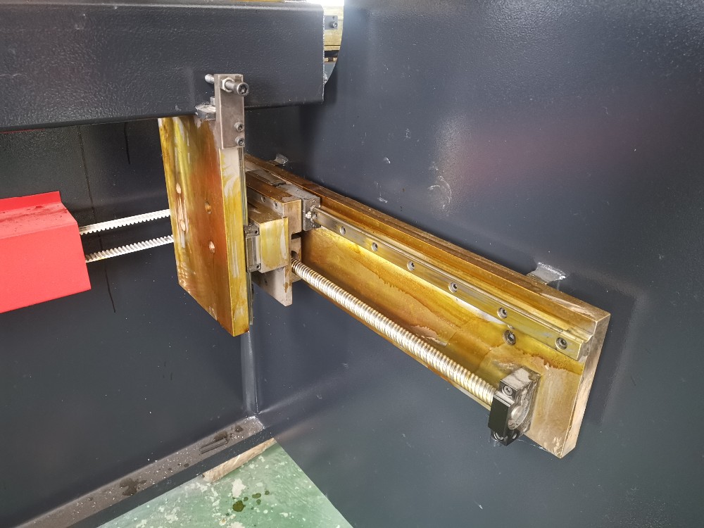 Hydraulic Stainless Steel Wc67y/k-300/6000 Mould Crowning Press Brake Pressa piegatrice idraulica per coronamento stampi Wc67y/k-300/6000 in acciaio inossidabile