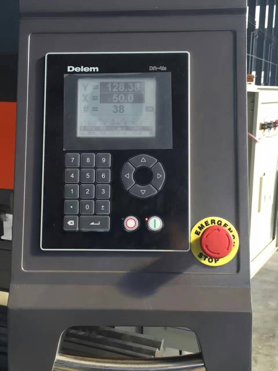 Hydraulic Stainless Steel Wc67y/k-300/6000 Mould Crowning Press Brake Pressa piegatrice idraulica per coronamento stampi Wc67y/k-300/6000 in acciaio inossidabile