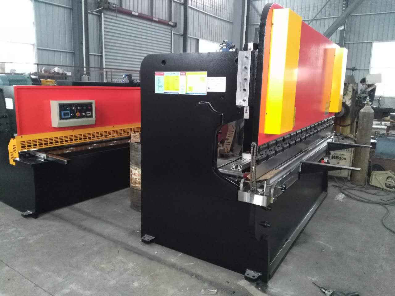 Hydraulic Swing Beam Guillotine Shears Qc12y-4x2500 Cesoia a ghigliottina idraulica a trave oscillante Qc12y-4x2500