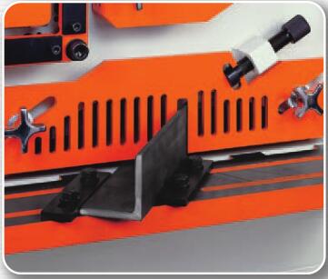 Metal Hydraulic IronWorker Machine Punching And Shearing Machine Punzonatrice e cesoia idraulica in metallo IronWorker