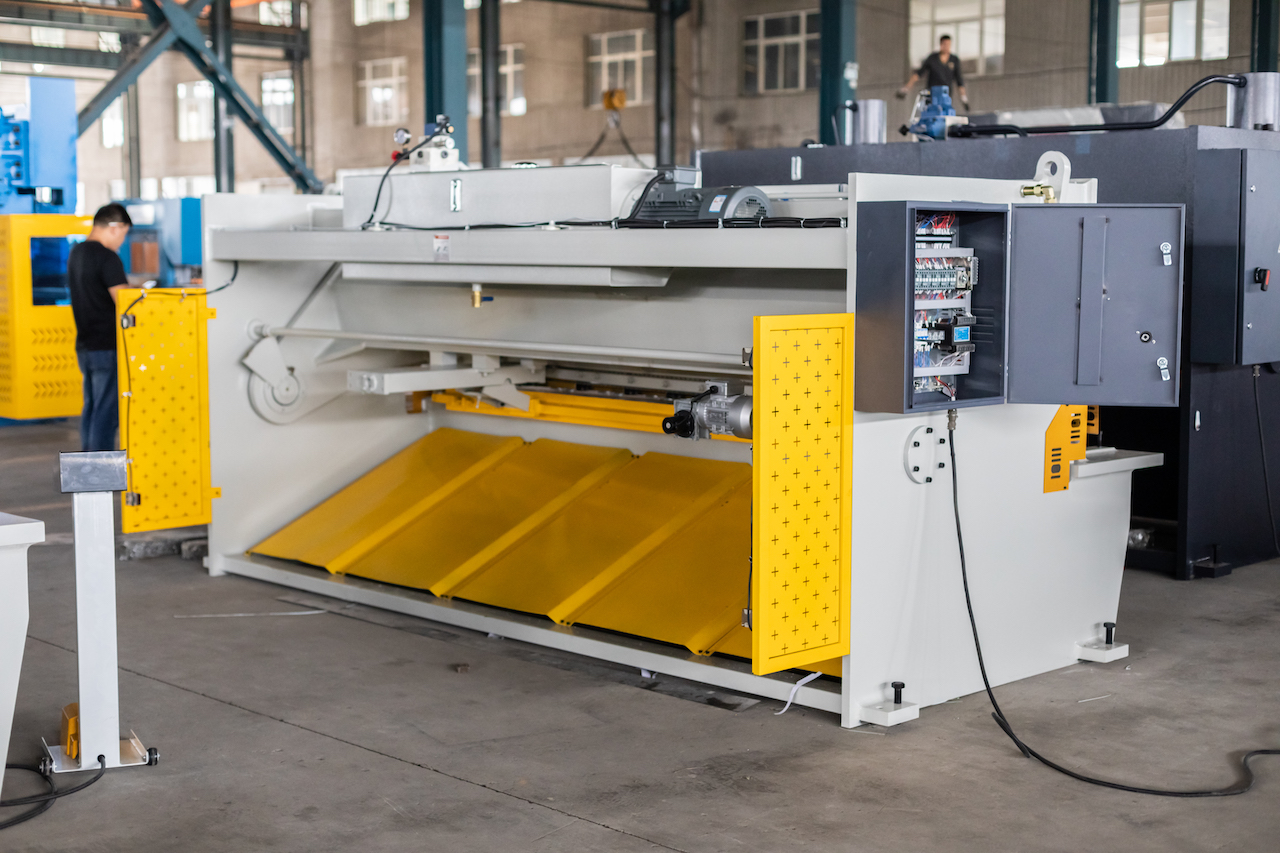 Cesoia per lamiera Qc11y 8x3200 Cesoia idraulica per lamiera d'acciaio