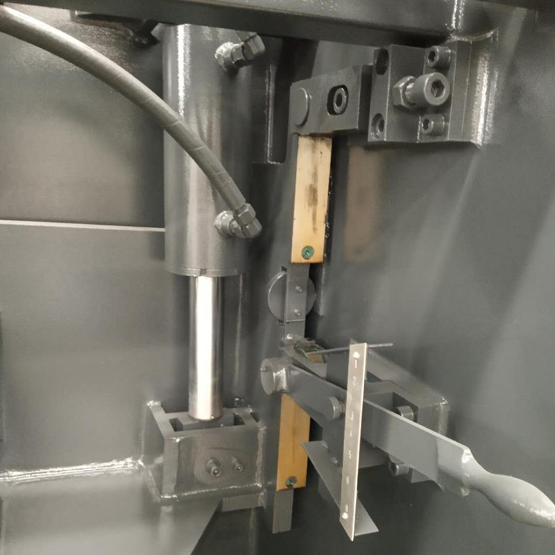 Qc12k-4x2500 Cnc Hydraulic Customized Shearing Machine Cutting Machine Tagliatrice idraulica personalizzata Qc12k-4x2500 CNC