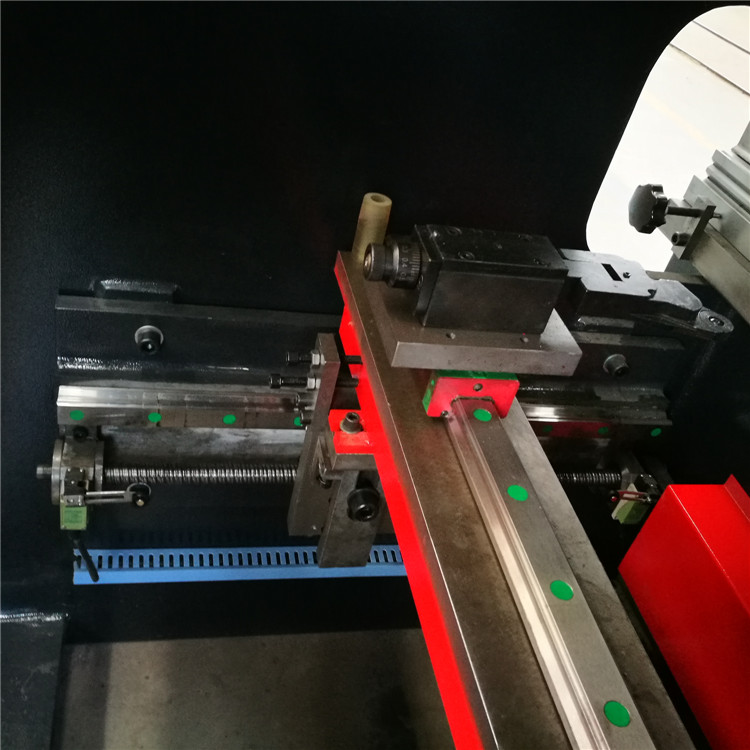 Wc67y-160 4000 Hydraulic Press Brake Cnc Metal Bending Machine For 4000mm Width Steel Macchina piegatubi del metallo di CNC del freno della pressa idraulica di Wc67y-160 4000 per l'acciaio di larghezza di 4000mm