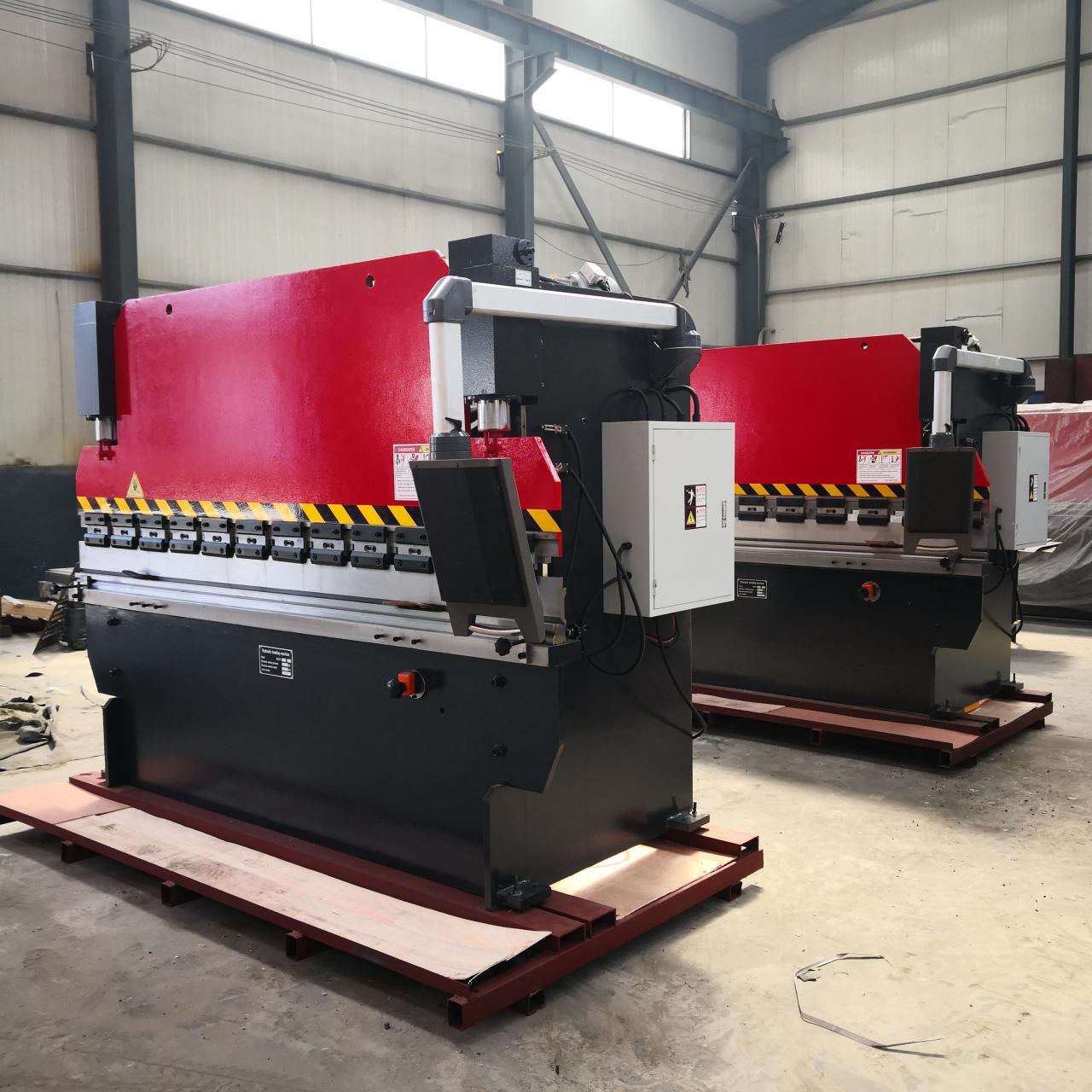 Wc67y-160 4000 Hydraulic Press Brake Cnc Metal Bending Machine For 4000mm Width Steel Macchina piegatubi del metallo di CNC del freno della pressa idraulica di Wc67y-160 4000 per l'acciaio di larghezza di 4000mm